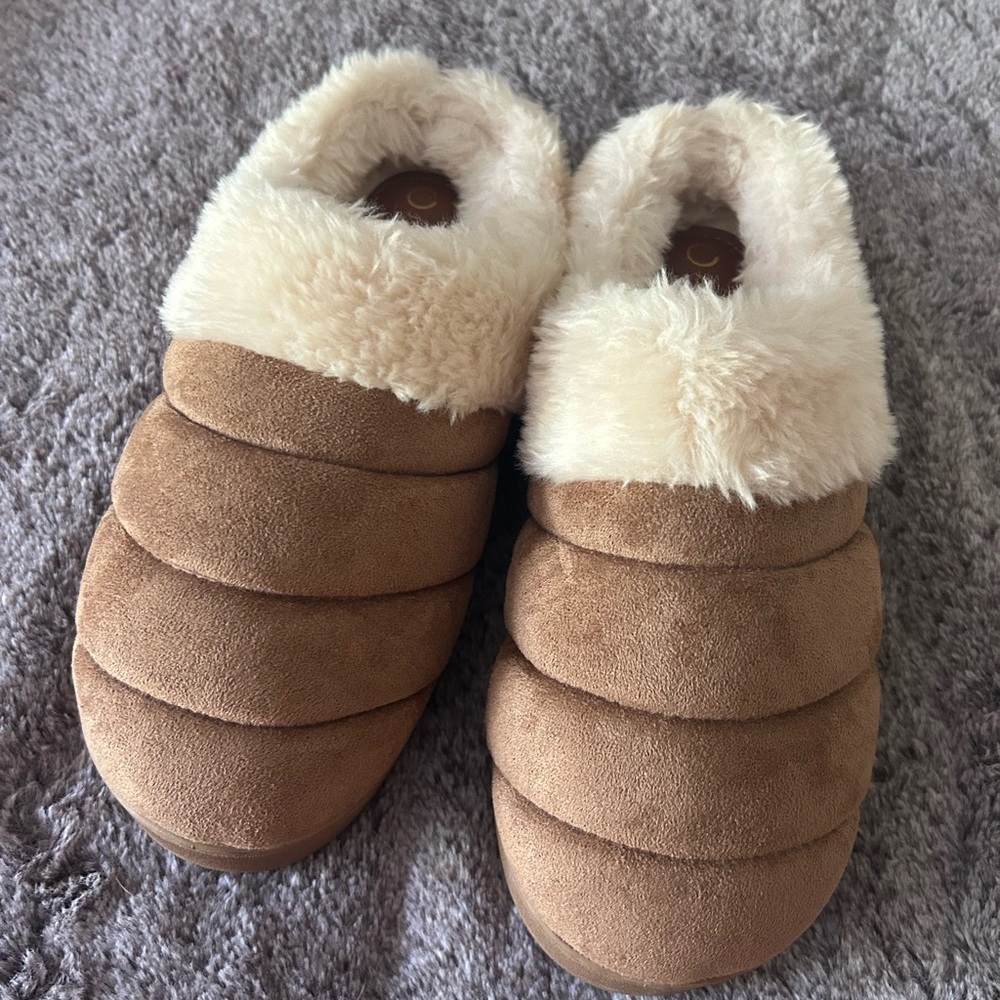 Journee Brown Faux Fur Lined Slippers